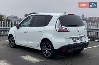 Минивэн Renault Scenic 2013 в 