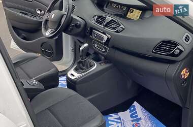Минивэн Renault Scenic 2013 в 