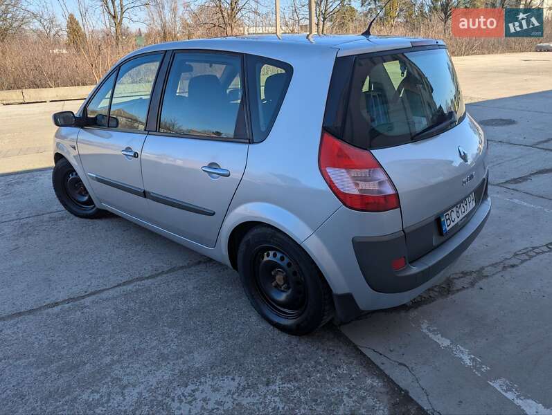 Минивэн Renault Scenic 2005 в 