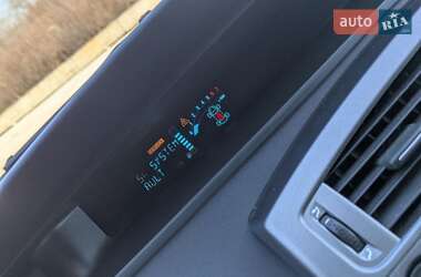 Минивэн Renault Scenic 2005 в 