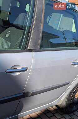 Минивэн Renault Scenic 2005 в 