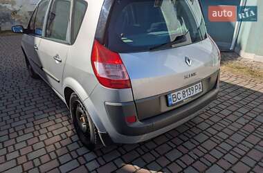 Минивэн Renault Scenic 2005 в 