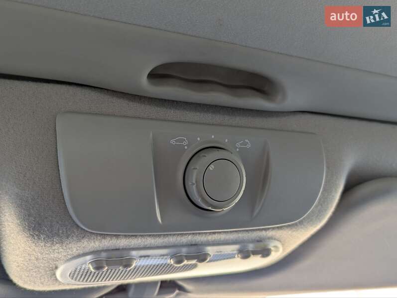 Минивэн Renault Scenic 2005 в Стрые