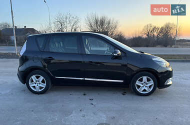 Мінівен Renault Scenic 2015 в 