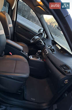 Мінівен Renault Scenic 2015 в 