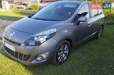 Минивэн Renault Scenic 2011 в 
