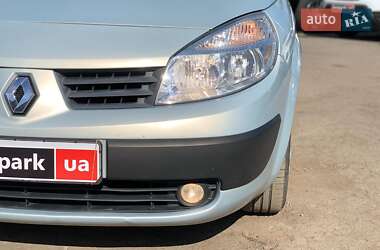 Минивэн Renault Scenic 2003 в 