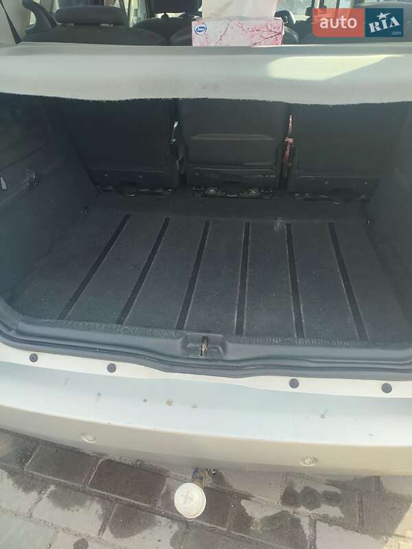 Минивэн Renault Scenic 2007 в Ровно