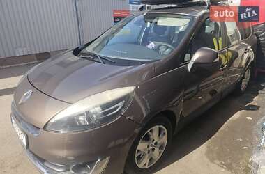 Минивэн Renault Scenic 2012 в 