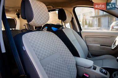 Минивэн Renault Scenic 2010 в 