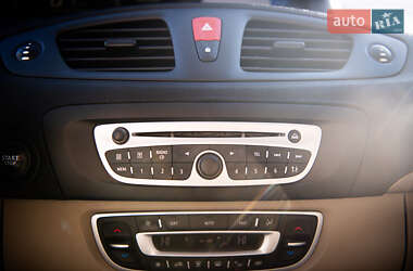 Минивэн Renault Scenic 2010 в 