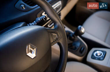 Минивэн Renault Scenic 2010 в 