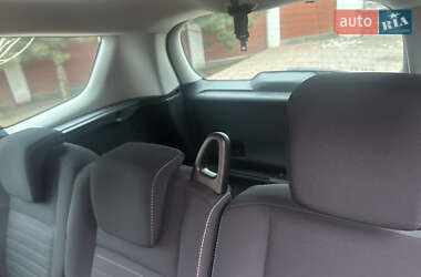 Минивэн Renault Scenic 2015 в 