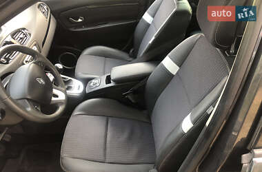 Минивэн Renault Scenic 2011 в 