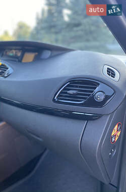 Минивэн Renault Scenic 2012 в 