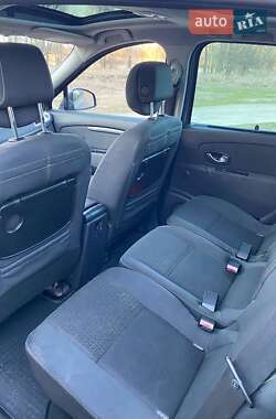 Минивэн Renault Scenic 2010 в 