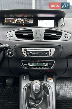 Минивэн Renault Scenic 2013 в 