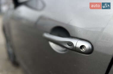 Минивэн Renault Scenic 2012 в 