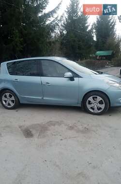 Минивэн Renault Scenic 2010 в 