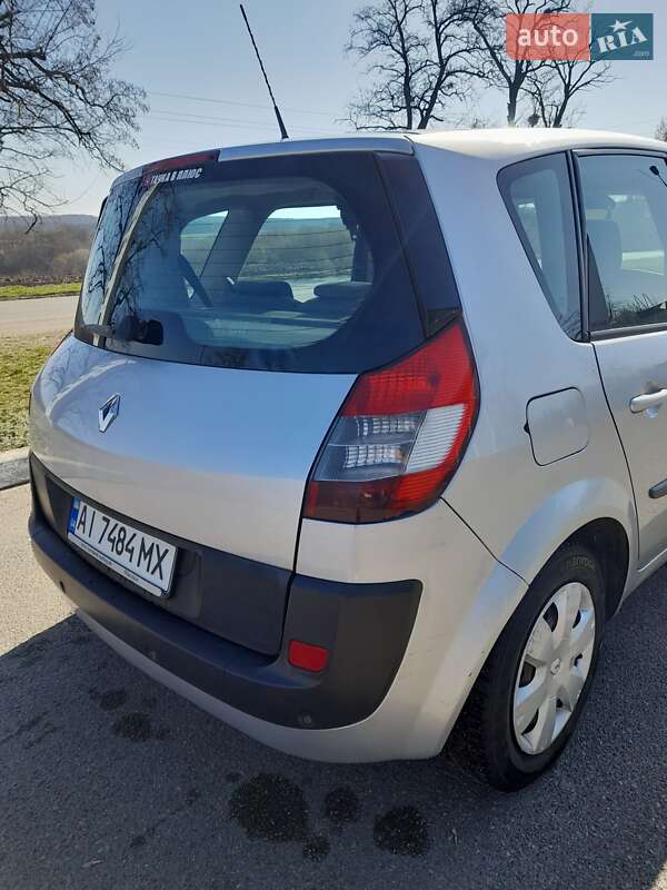 Мінівен Renault Scenic 2006 в Корсунь-Шевченківському