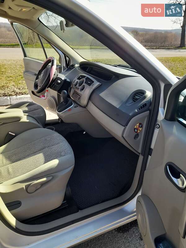 Мінівен Renault Scenic 2006 в Корсунь-Шевченківському
