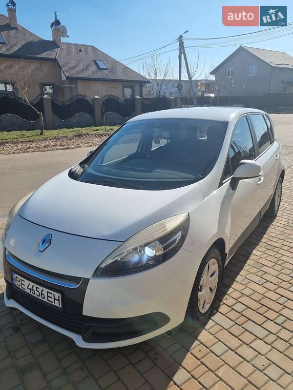Renault Scenic 2012