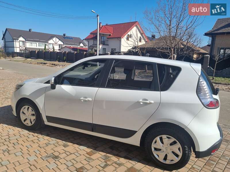Мінівен Renault Scenic 2012 в Софіївській Борщагівці