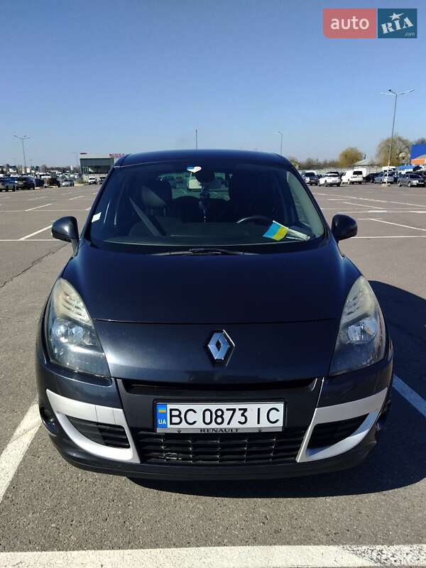 Минивэн Renault Scenic 2010 в 