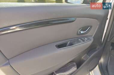Минивэн Renault Scenic 2015 в 
