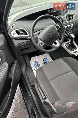 Минивэн Renault Scenic 2012 в 