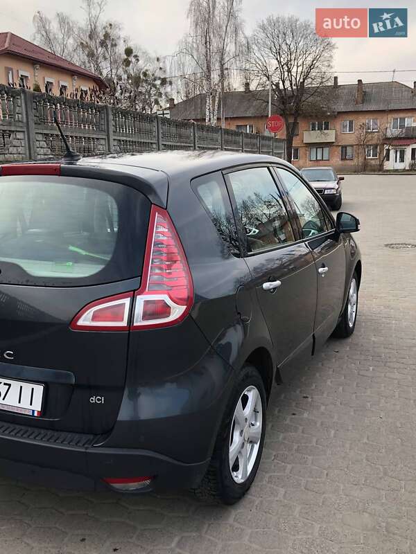 Минивэн Renault Scenic 2010 в Костополе