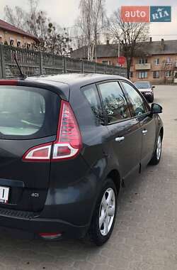 Минивэн Renault Scenic 2010 в 