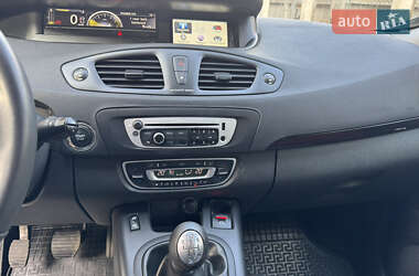 Минивэн Renault Scenic 2012 в 