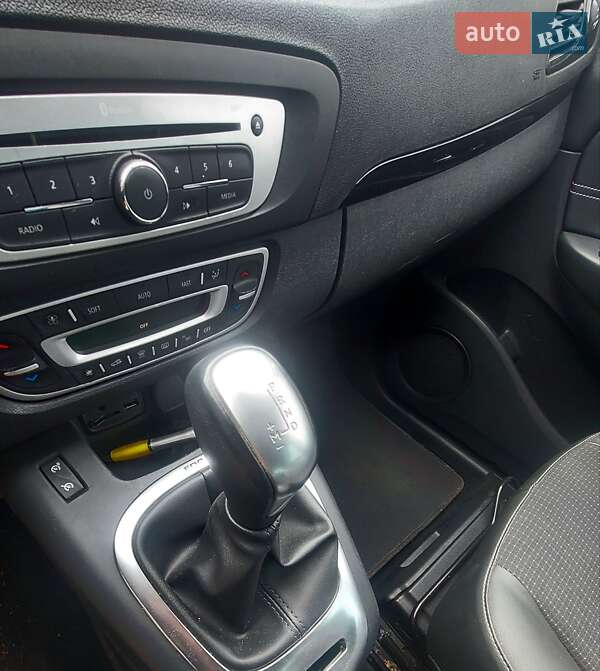 Мінівен Renault Scenic 2015 в Луцьку