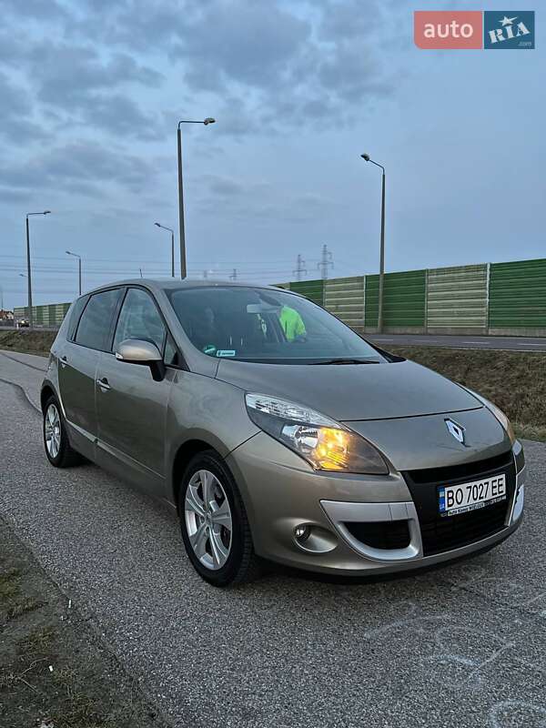 Минивэн Renault Scenic 2010 в Богуславе