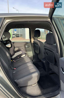 Минивэн Renault Scenic 2006 в 