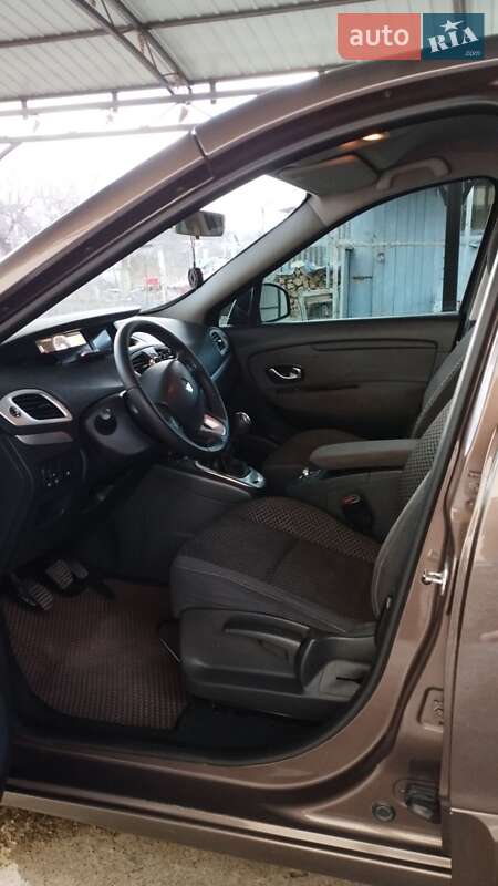 Минивэн Renault Scenic 2011 в Чернигове