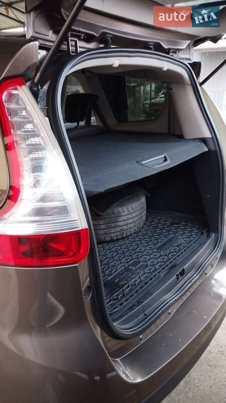 Минивэн Renault Scenic 2011 в Чернигове