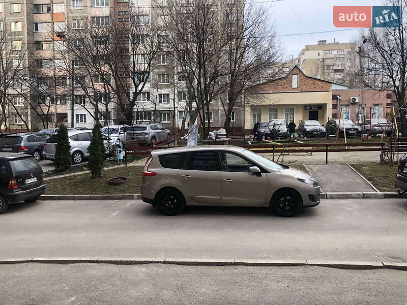 Мінівен Renault Scenic 2010 в Хмельницькому