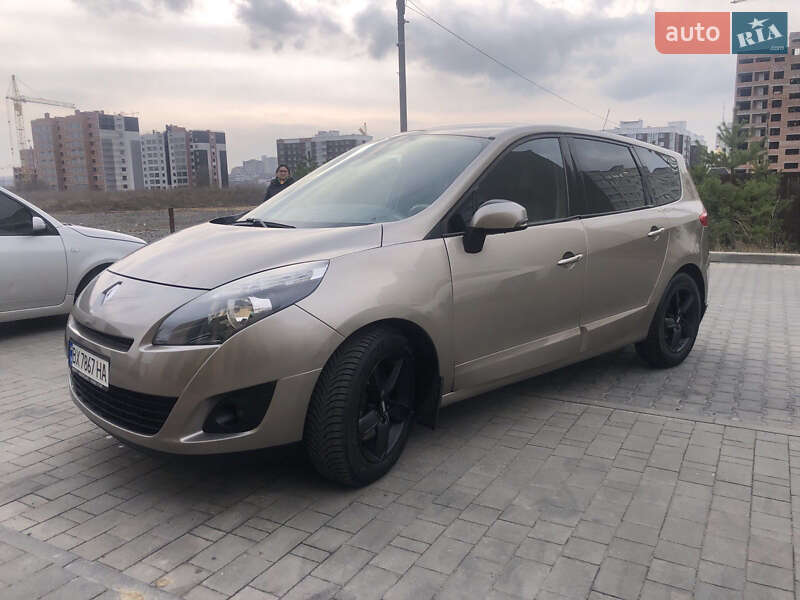 Мінівен Renault Scenic 2010 в Хмельницькому