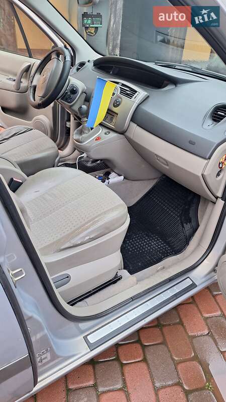 Минивэн Renault Scenic 2003 в Ужгороде