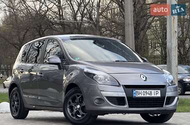 Минивэн Renault Scenic 2011 в 