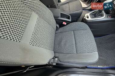 Минивэн Renault Scenic 2011 в 