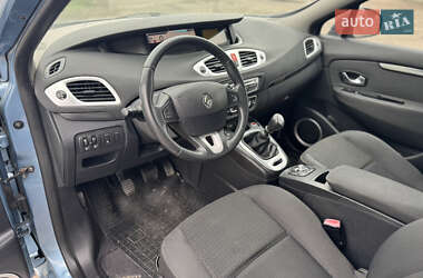 Минивэн Renault Scenic 2010 в 
