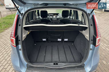 Минивэн Renault Scenic 2010 в 