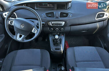 Минивэн Renault Scenic 2012 в 
