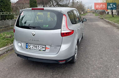 Минивэн Renault Scenic 2011 в 