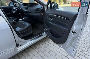 Минивэн Renault Scenic 2013 в 