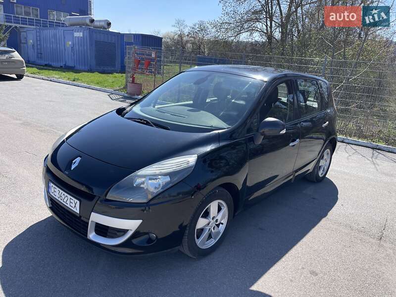 Минивэн Renault Scenic 2010 в 