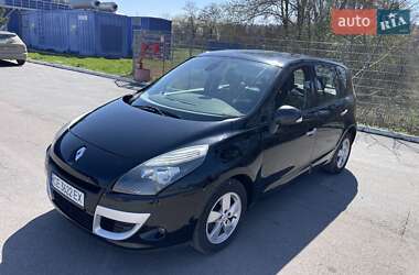 Минивэн Renault Scenic 2010 в 